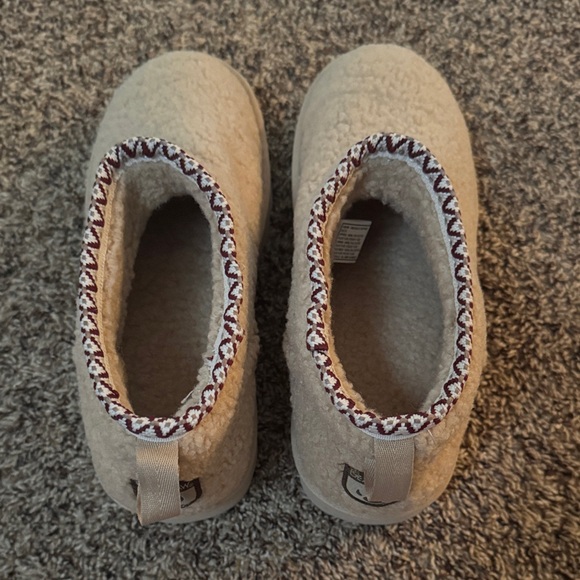 BEARPAW Snuggle Daphne Deco Boots - Picture 4 of 8